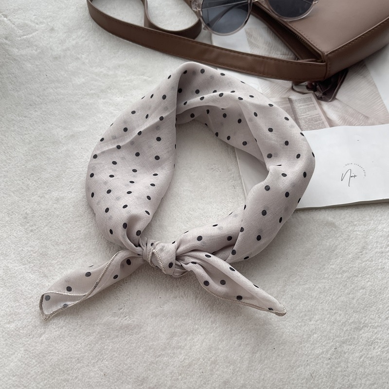 LUCY SCARF GREY DOT 58x58