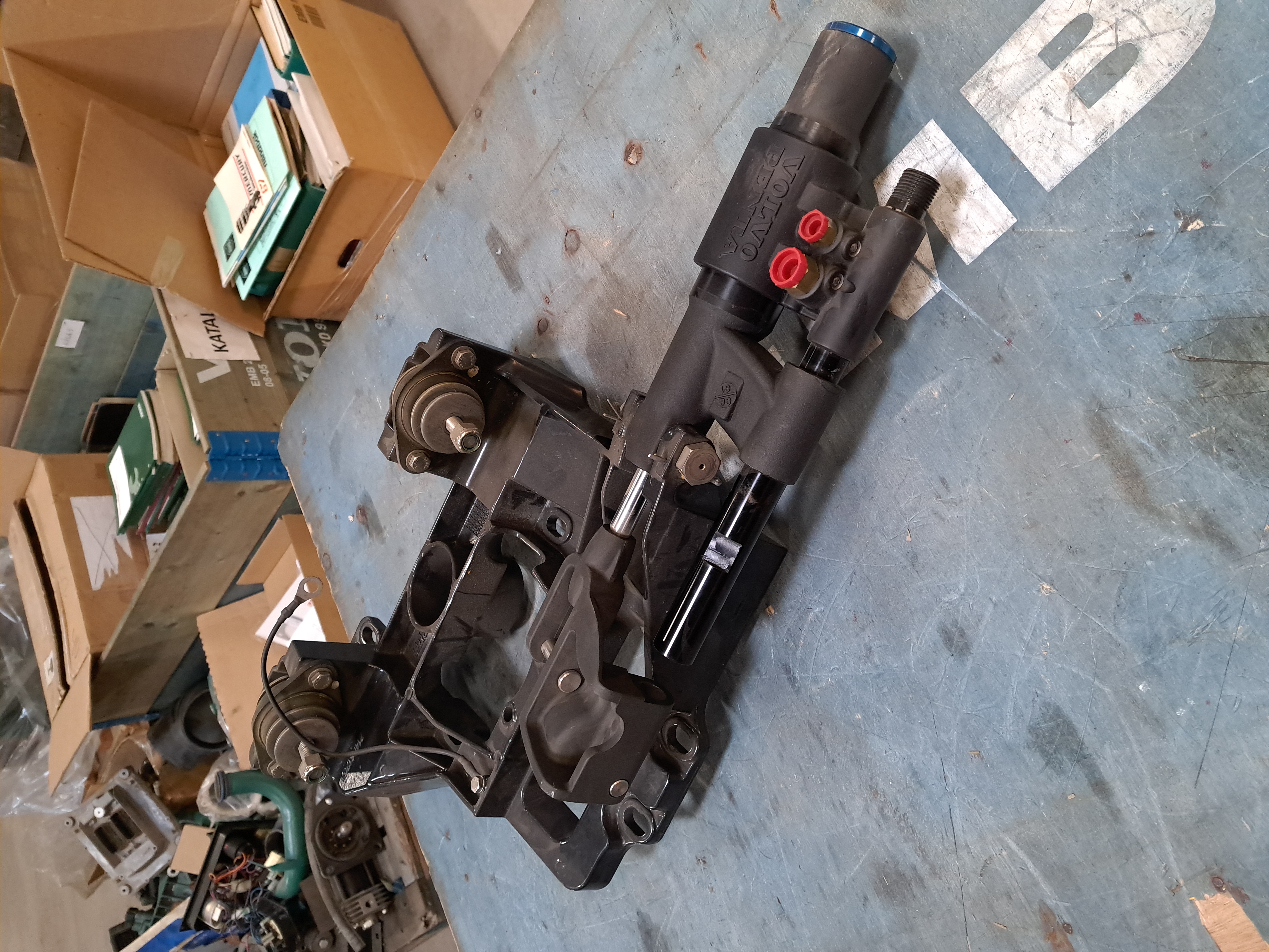 Steering cylinder