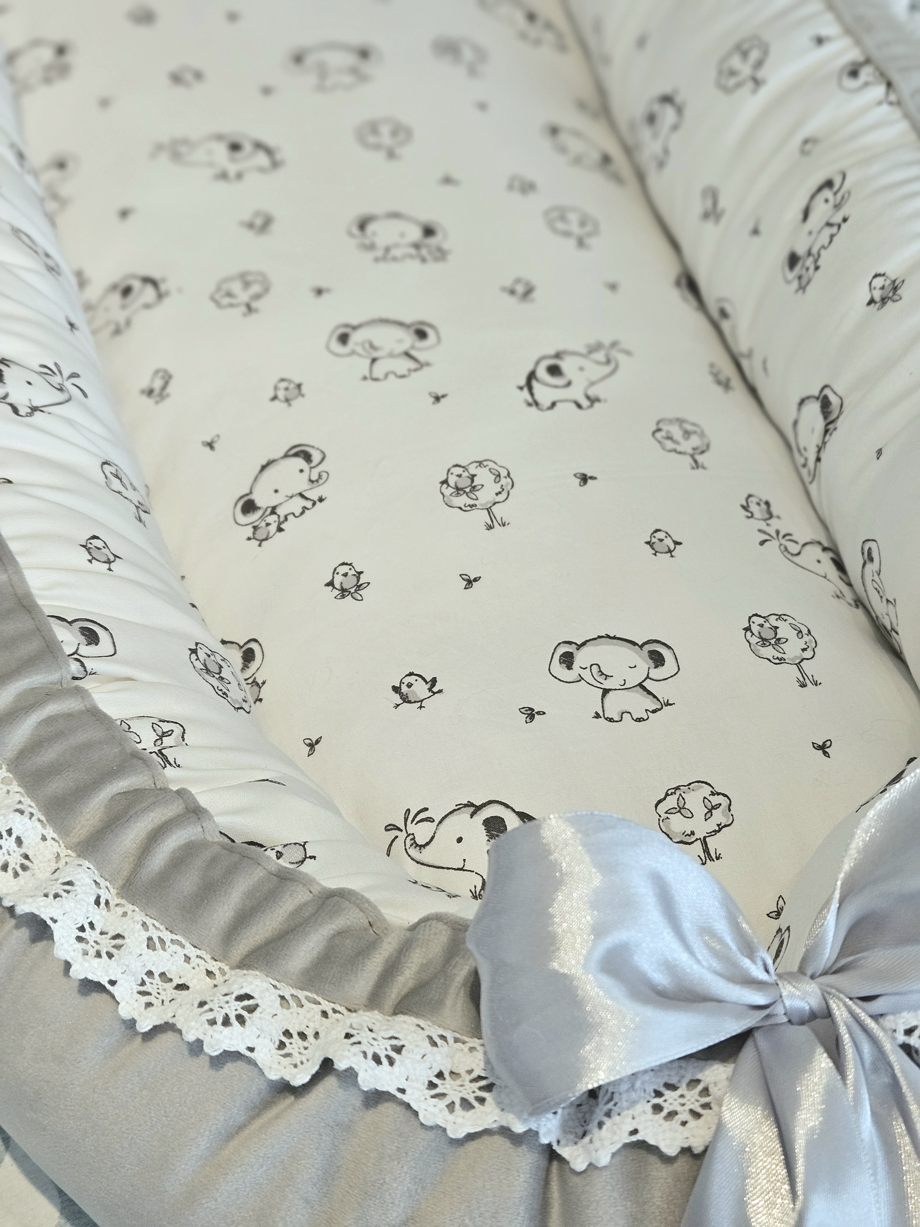 Babynest grå med elefanter - färdigsytt - 2
