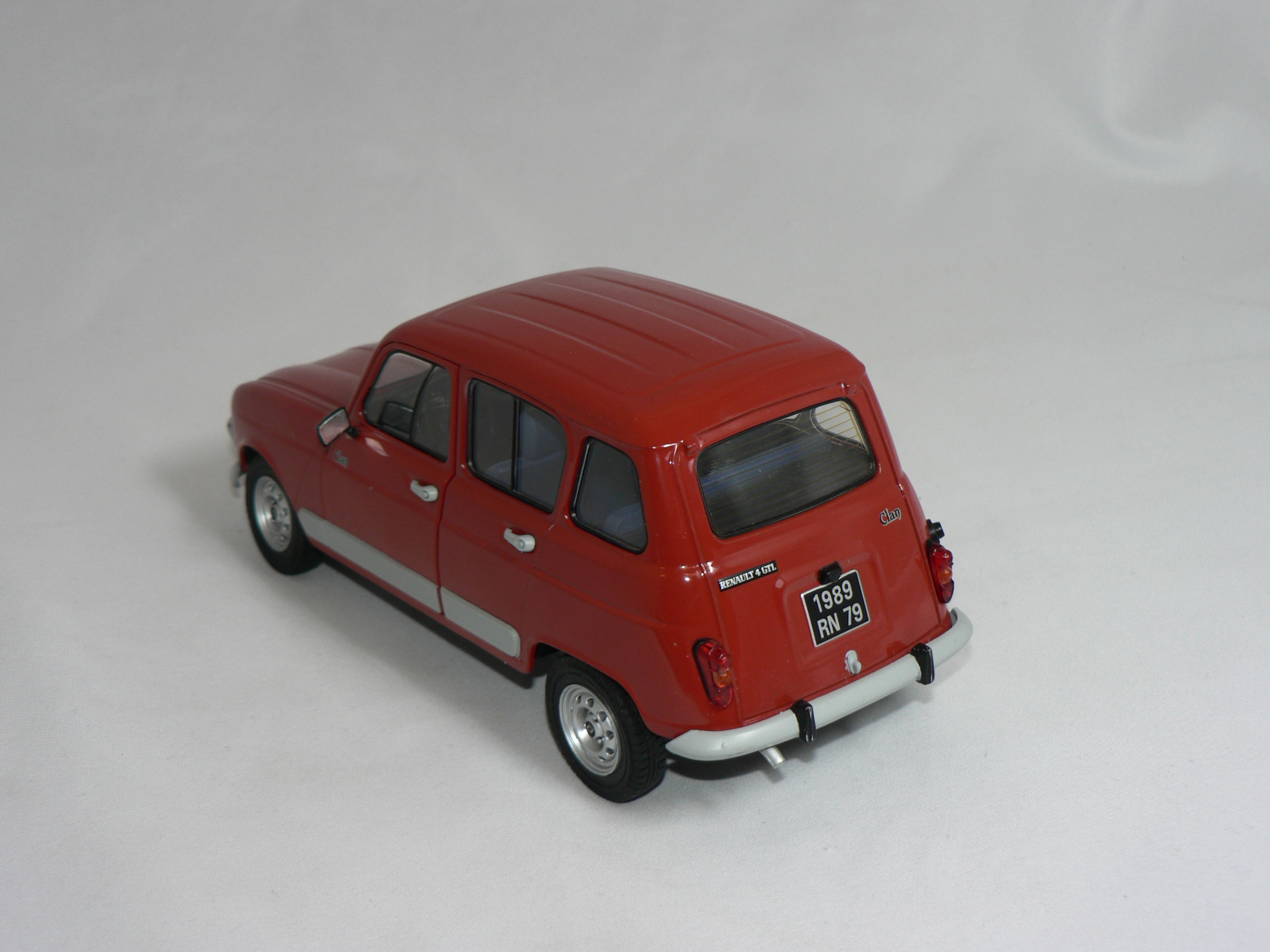 Renault  4 GTL  1989  1:18 Solido - 2