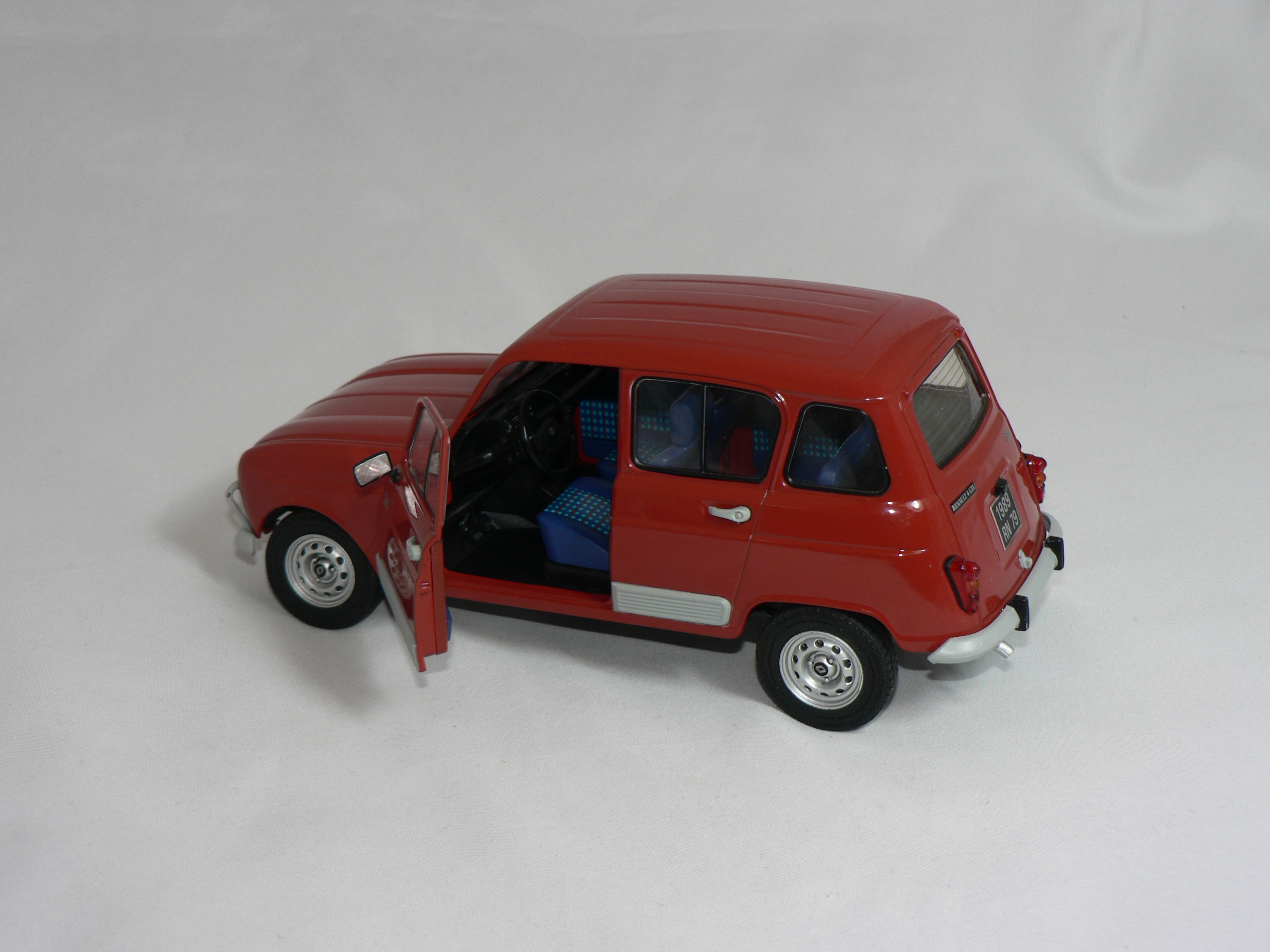 Renault  4 GTL  1989  1:18 Solido - 4