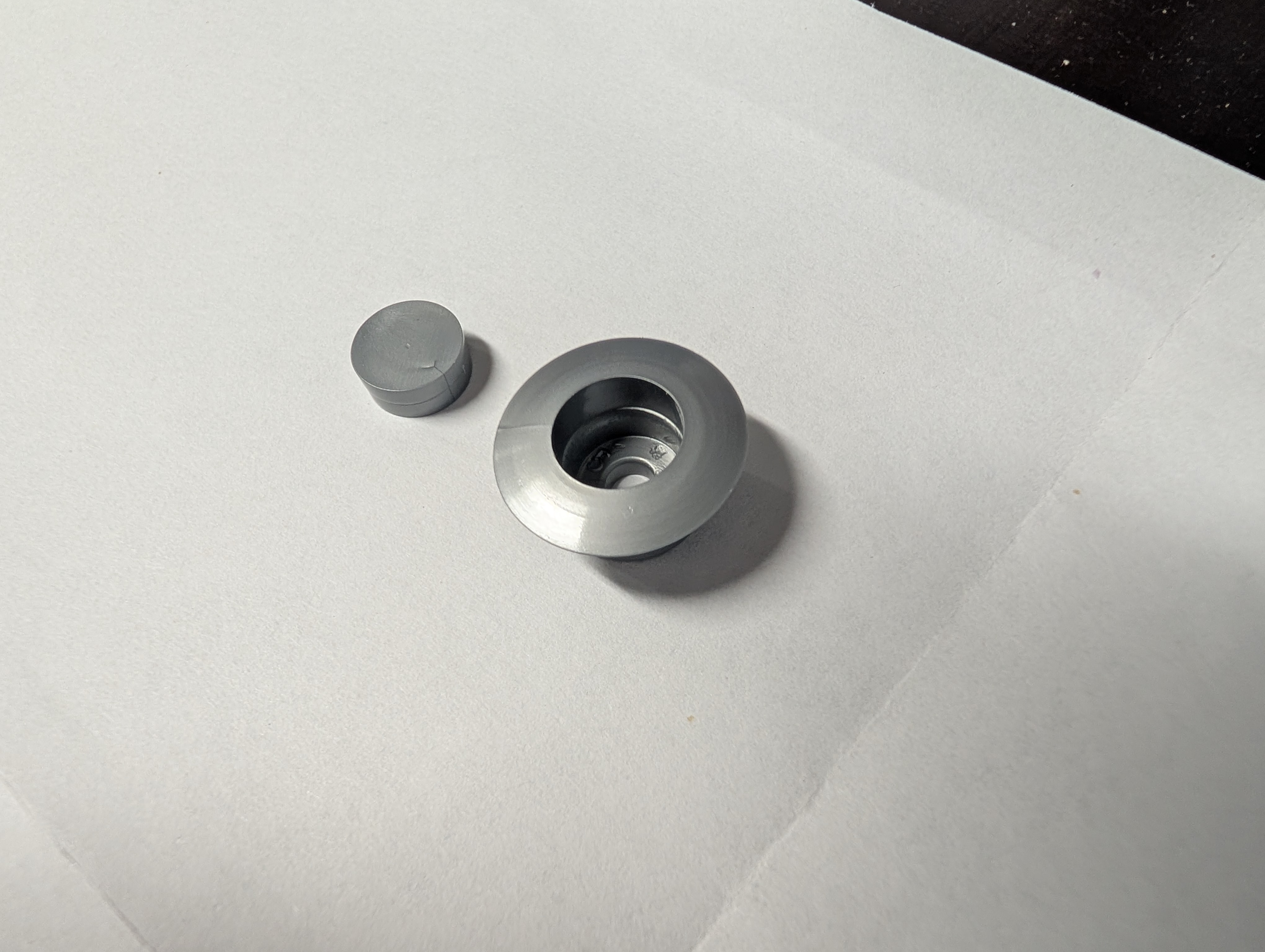 Plug &amp; cover for mont. Cabby Silver 06-11