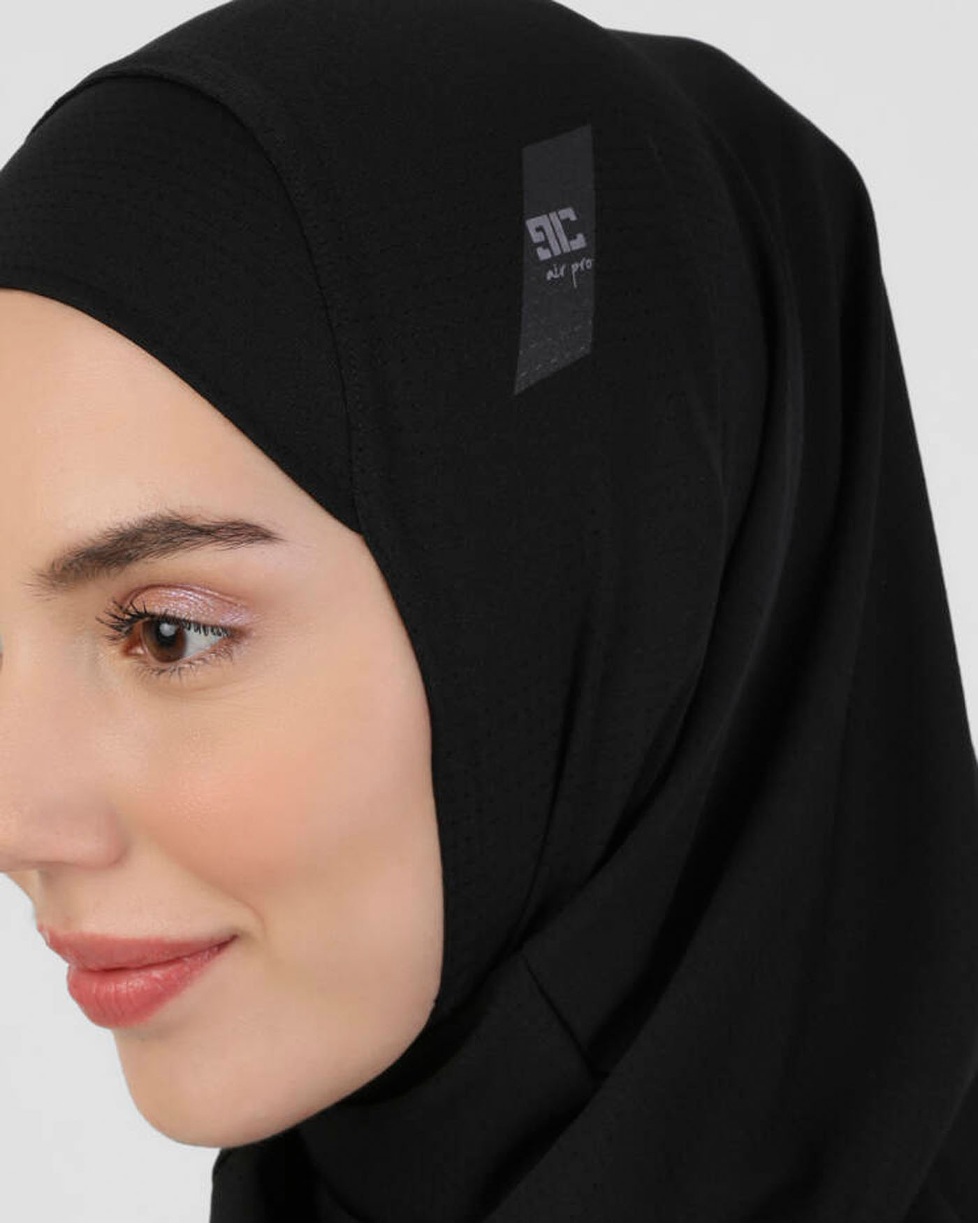 Sport Hijab - Airflow  - Black - 3