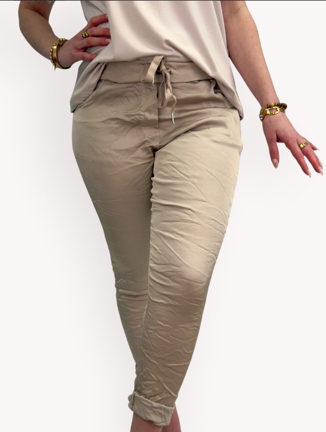 Gemini- Ilma glansig stretchbyxa beige