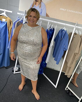 CARMADDISON beige midikjol med silverpaljetter