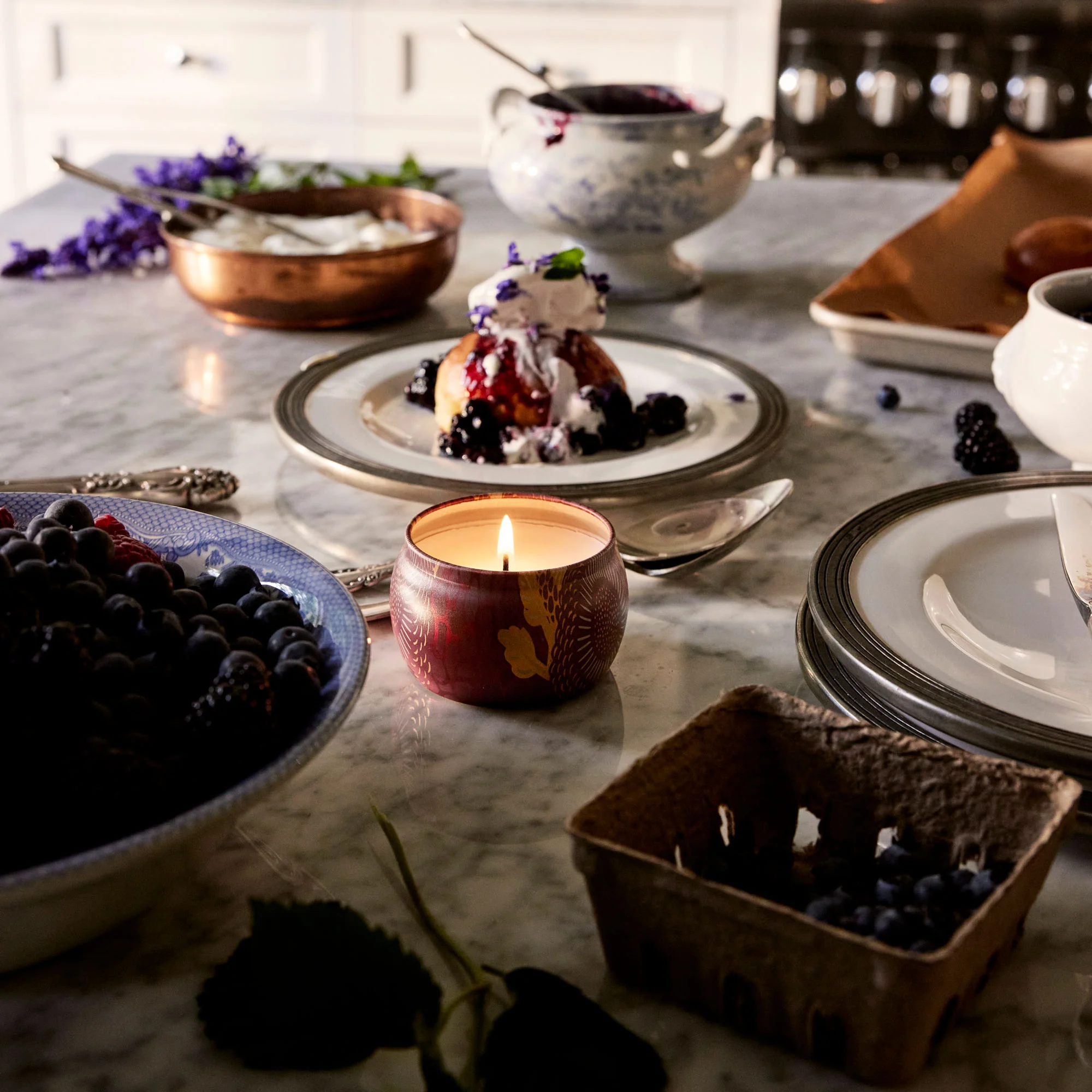 Voluspa Foraged Wildberry Mini Tin - 2