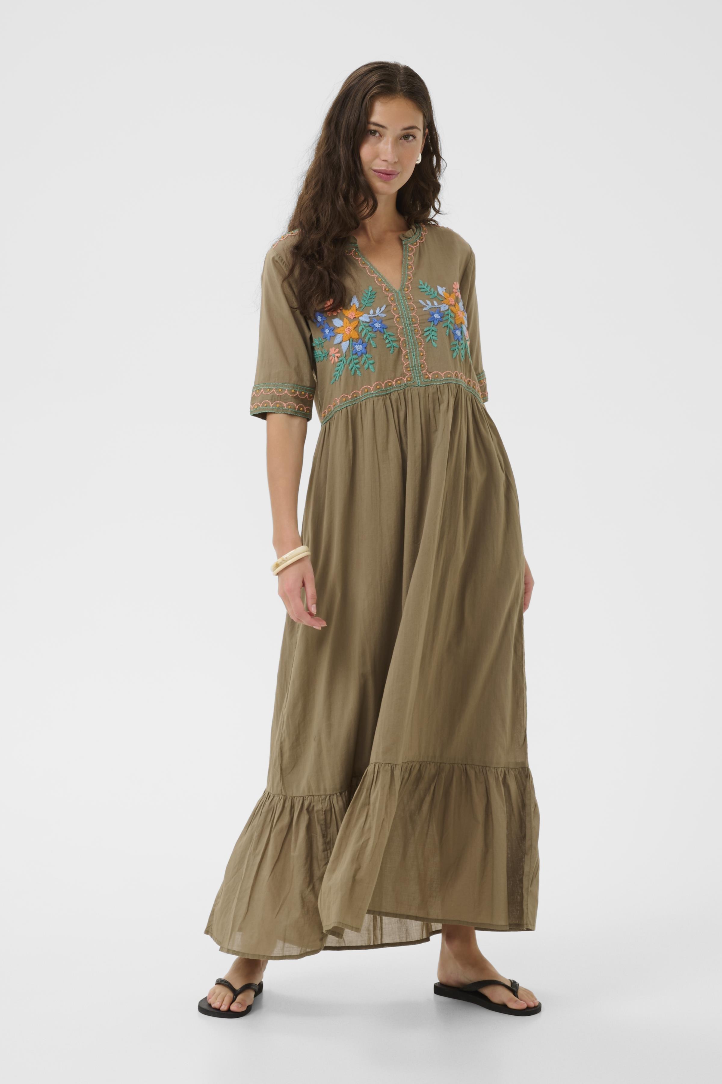 CUlucinda Dress Dusky Green Grön Maxiklänning med brodyr