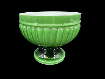 Flygsfors glassworks, Helena Tynell, bowl on foot