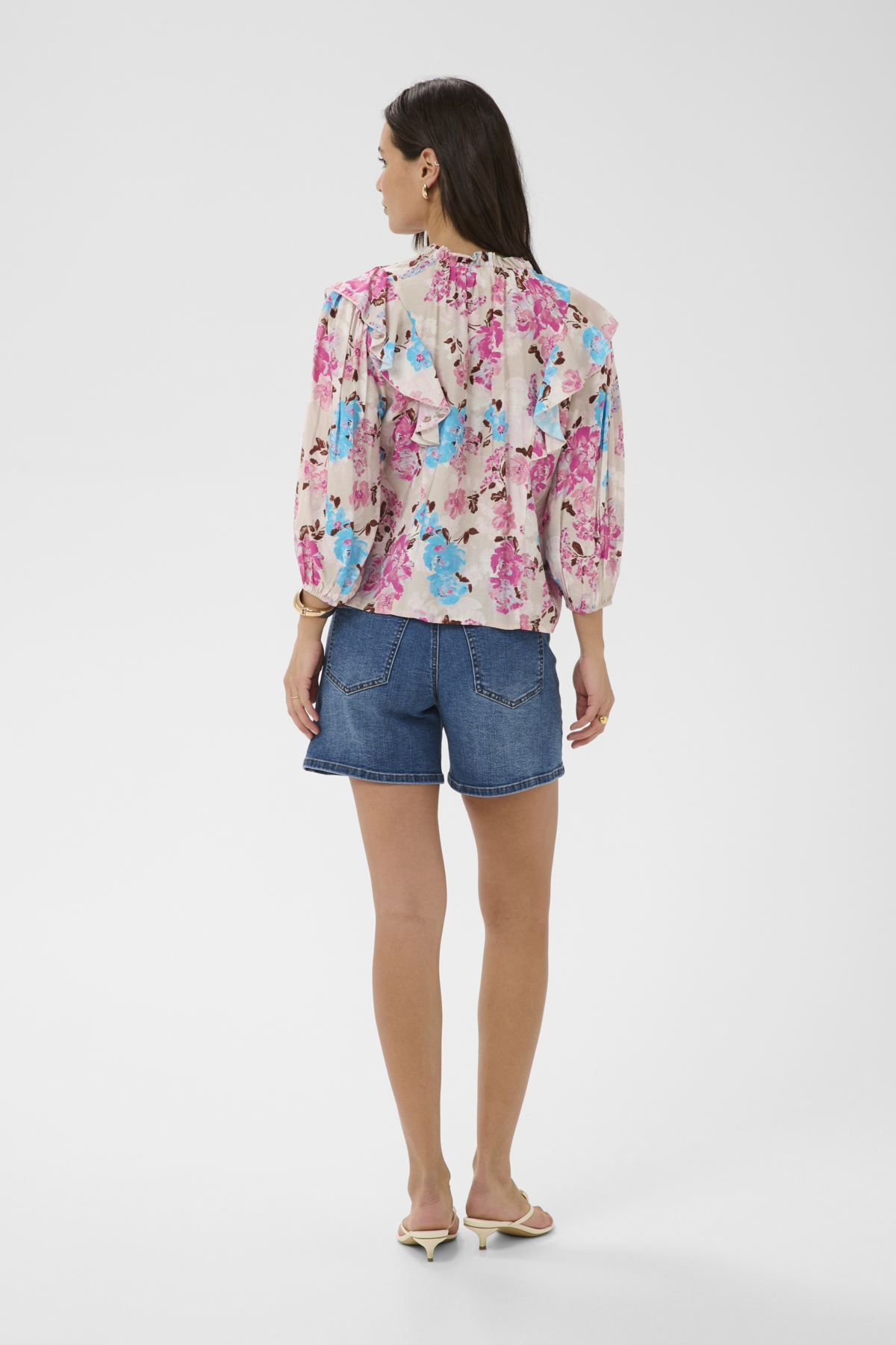 KAhaisley blus med blå och rosa blommor
