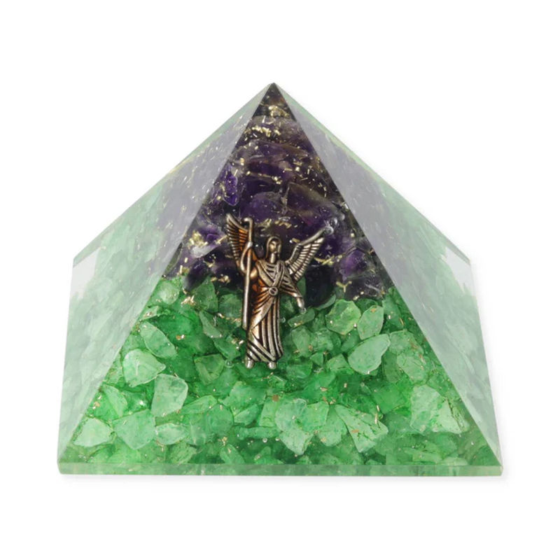 Orgonitpyramid, peridot och ametist med ängeln Rafael