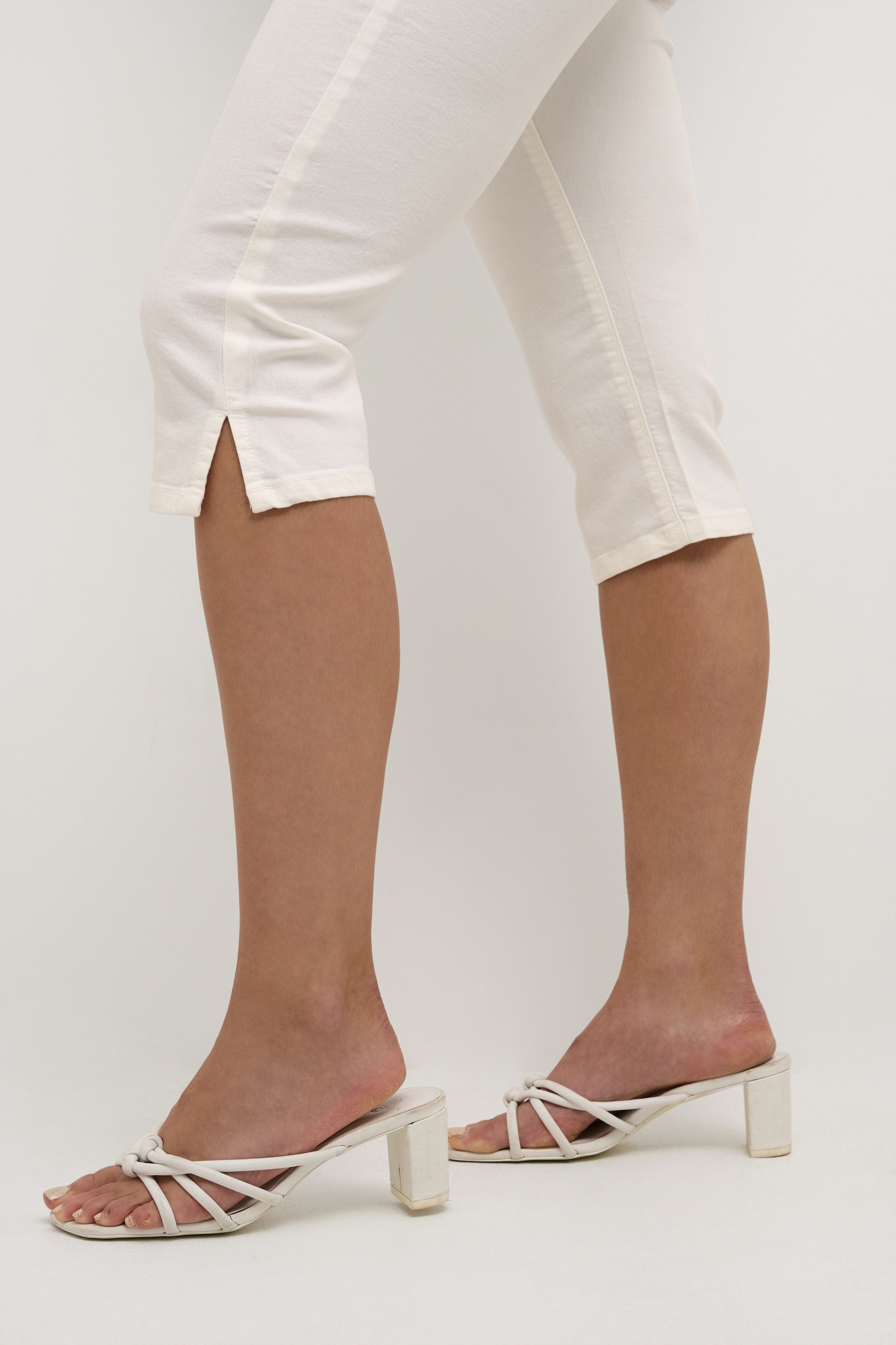 KAzelina Capri jeans Chalk vit capribyxa
