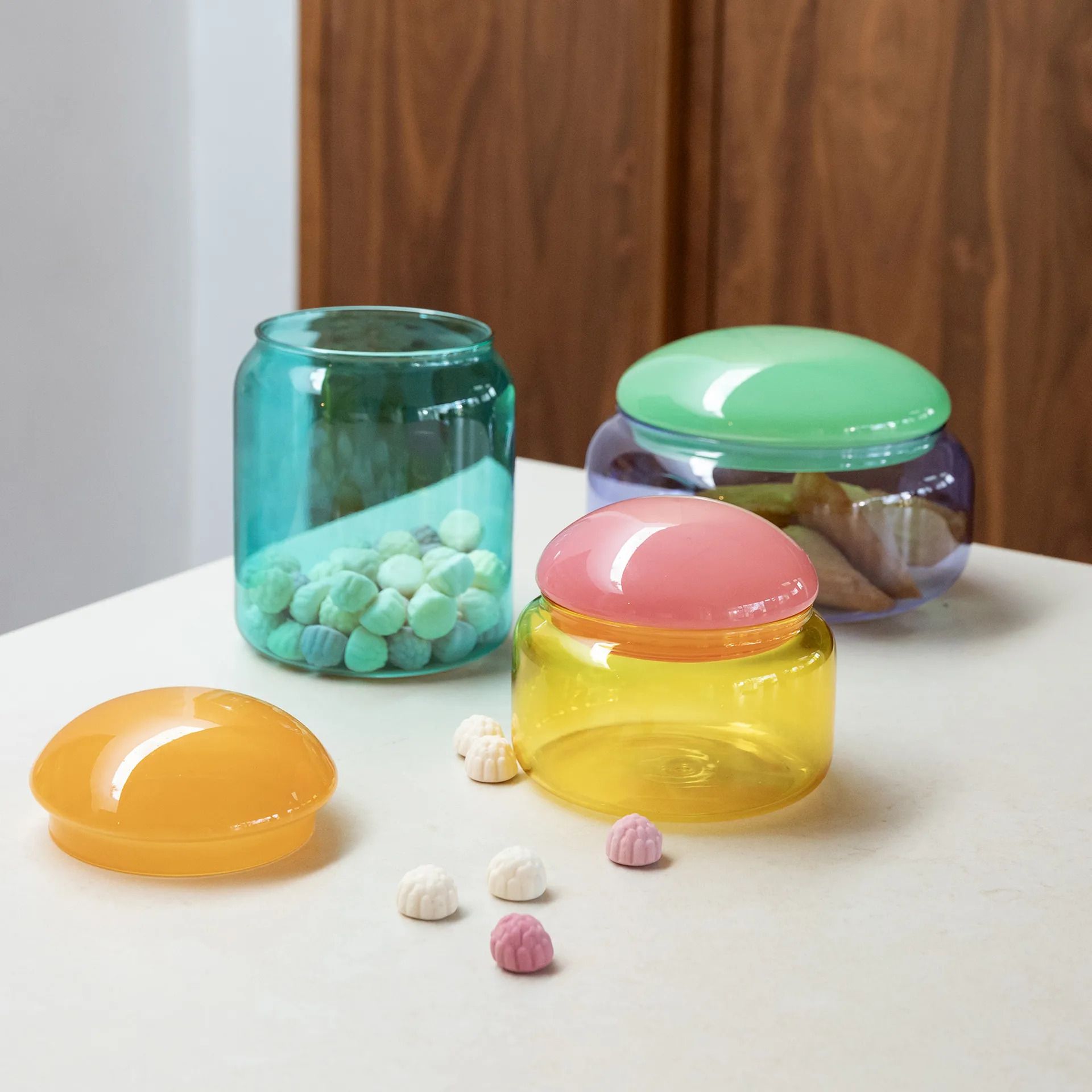 Burk med lock Puffy, Klevering - 3