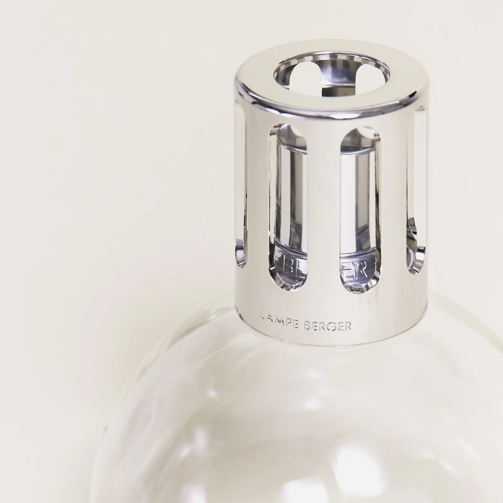Maison Berger Presentset - Essential Round  - Doftlampa + 2 st Dofter (Air Pur & Cotton Caress) - 4