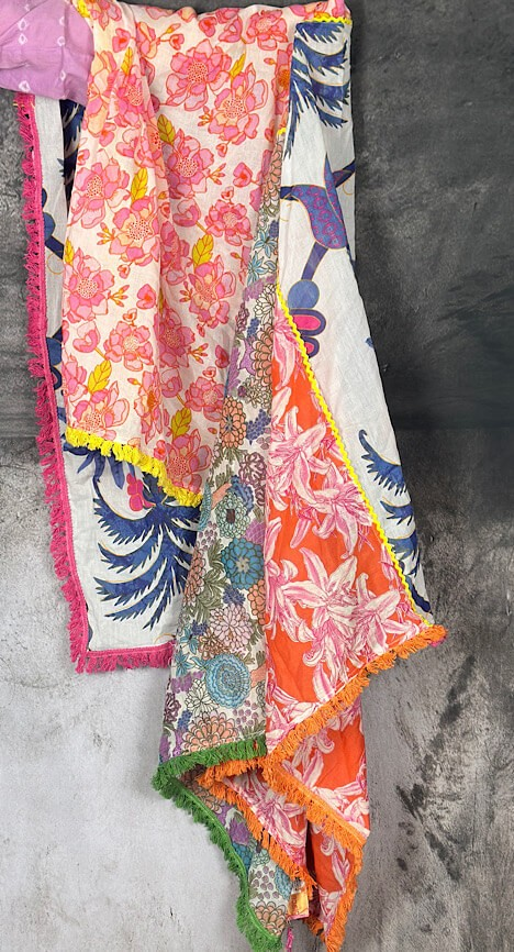 Scarf 4 patches - Place Du Soleil