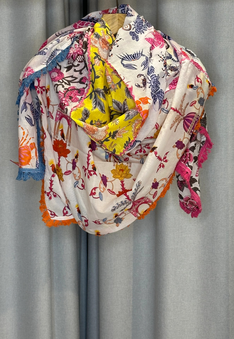 Scarf 4 patches - Place Du Soleil