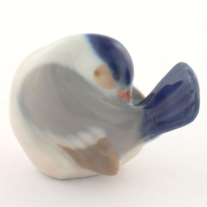 Andrea Nielsen (1909) Preening Finch #1041 6 cm