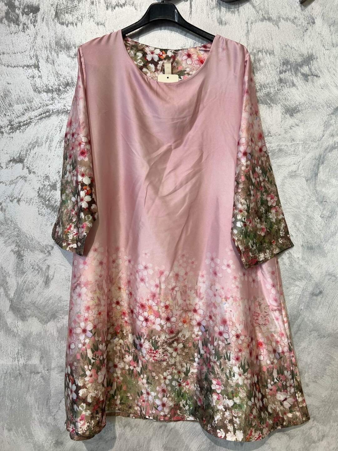 Rosa klänning med blommor - 2