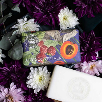Aprikos & Vetiver Tvål (240 g) - Kew Gardens