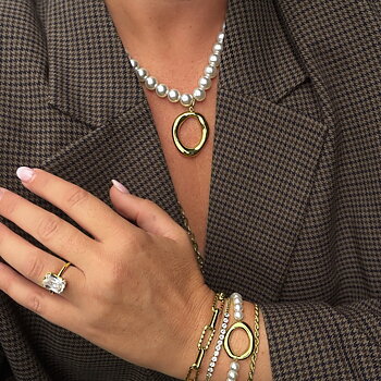 Halo pearl necklace
