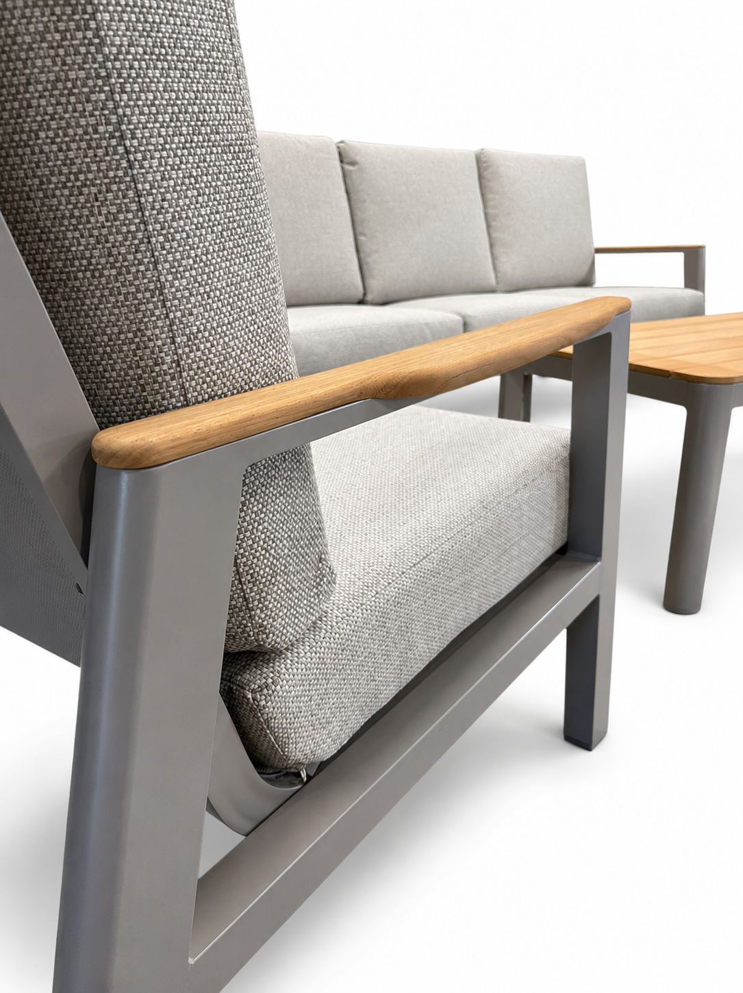 Soffgrupp i khaki aluminium och teak för uteplats i Vara, Skara, Lidköping och Skaraborg
