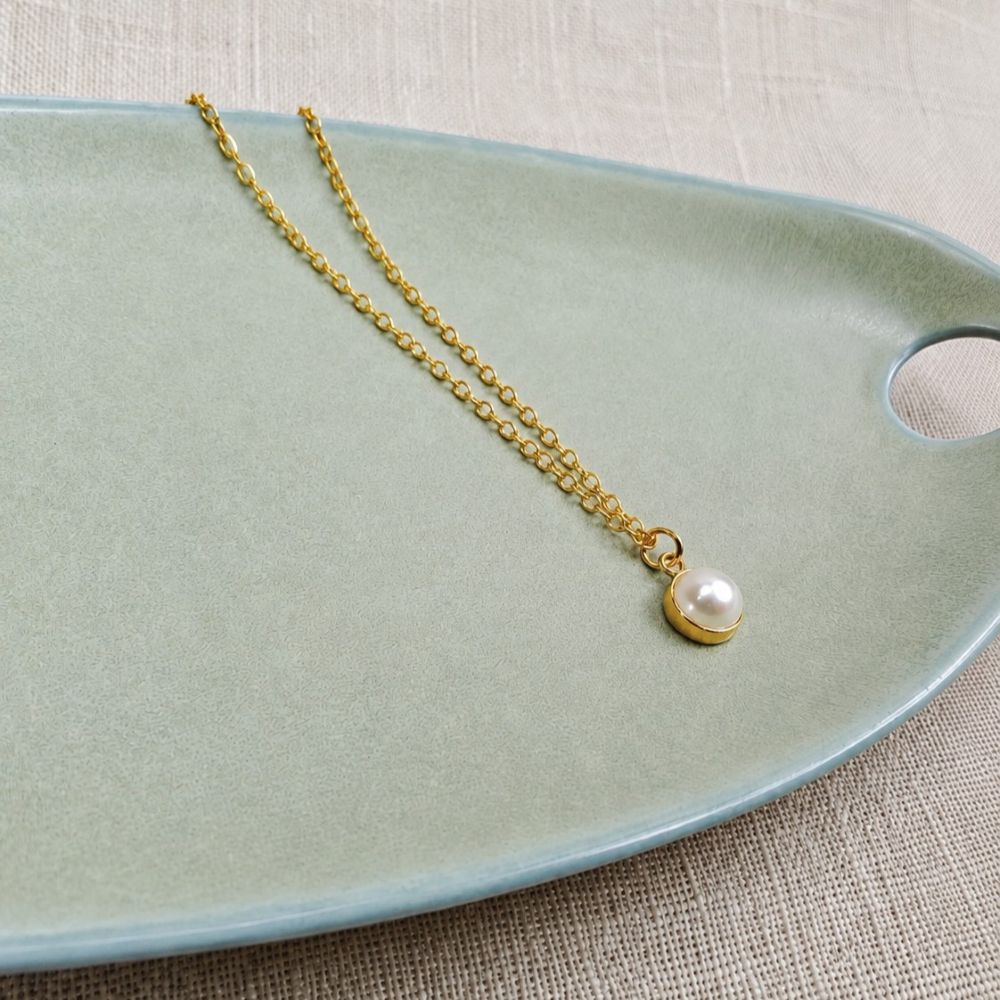 IAMLUND Dew halsband pärla guld