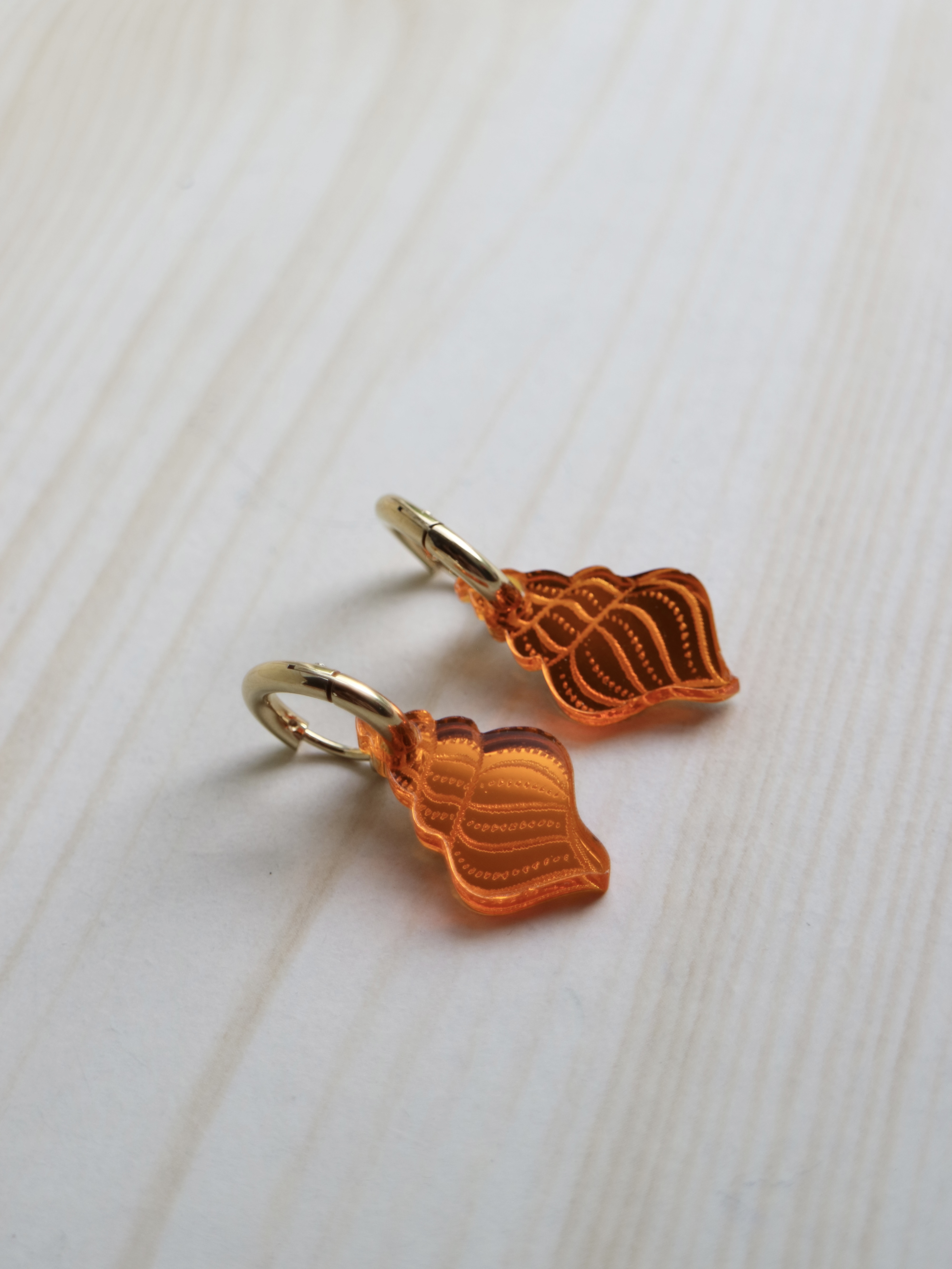 Shell house orange mirror small pendants