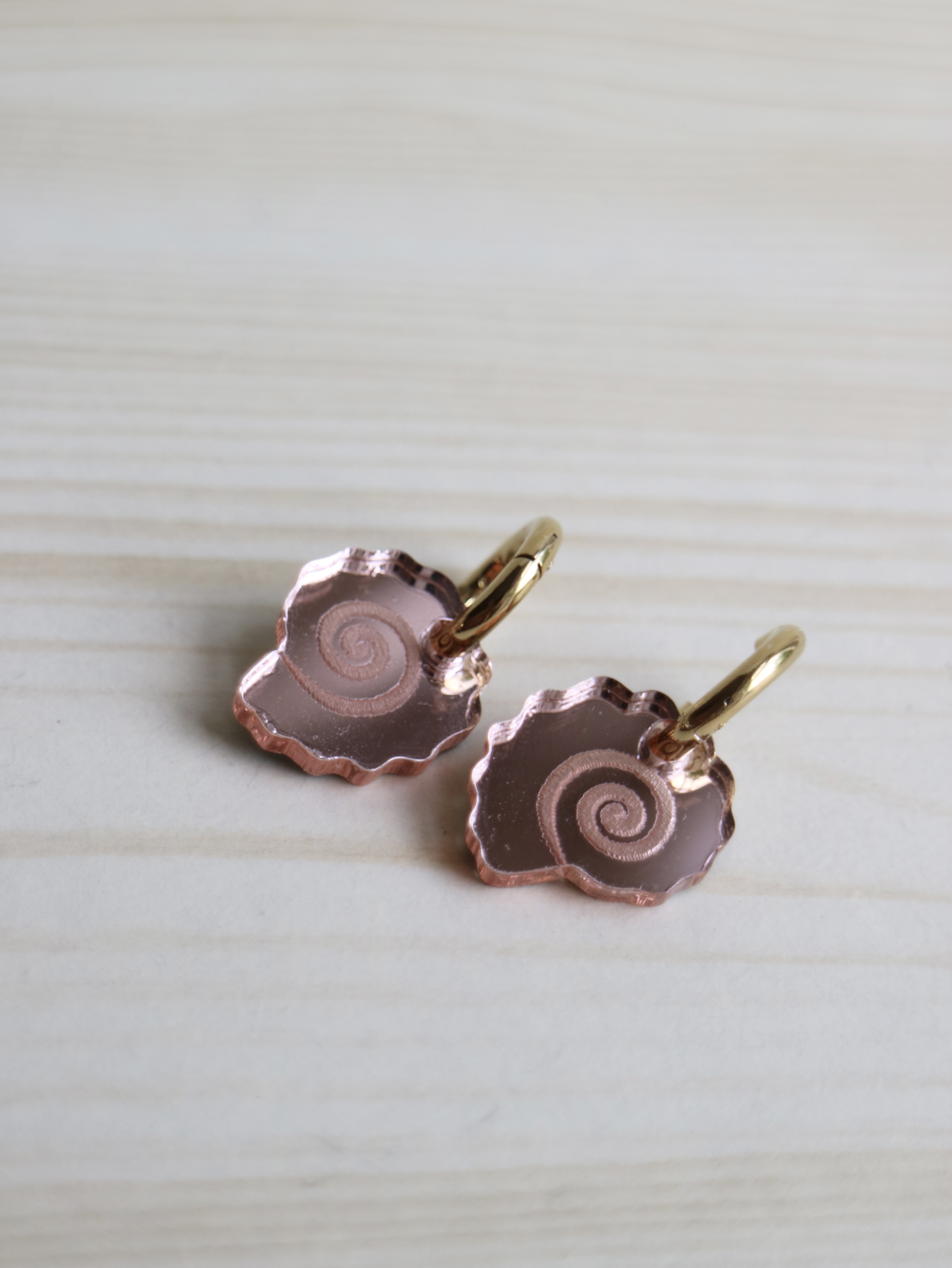 Shells spiral light pink mirror pendants - 2