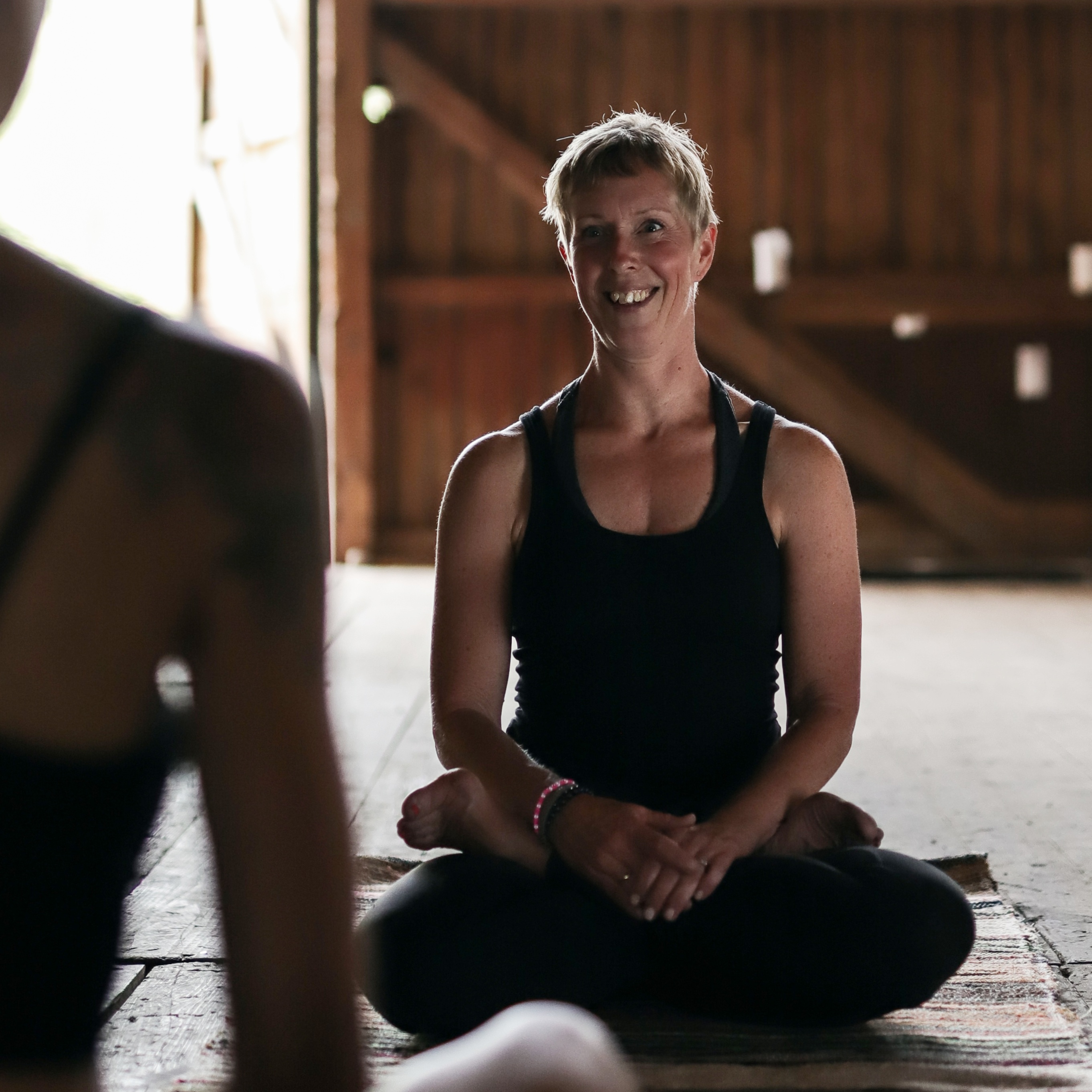 Sommaryoga hos butik botanik 5/7