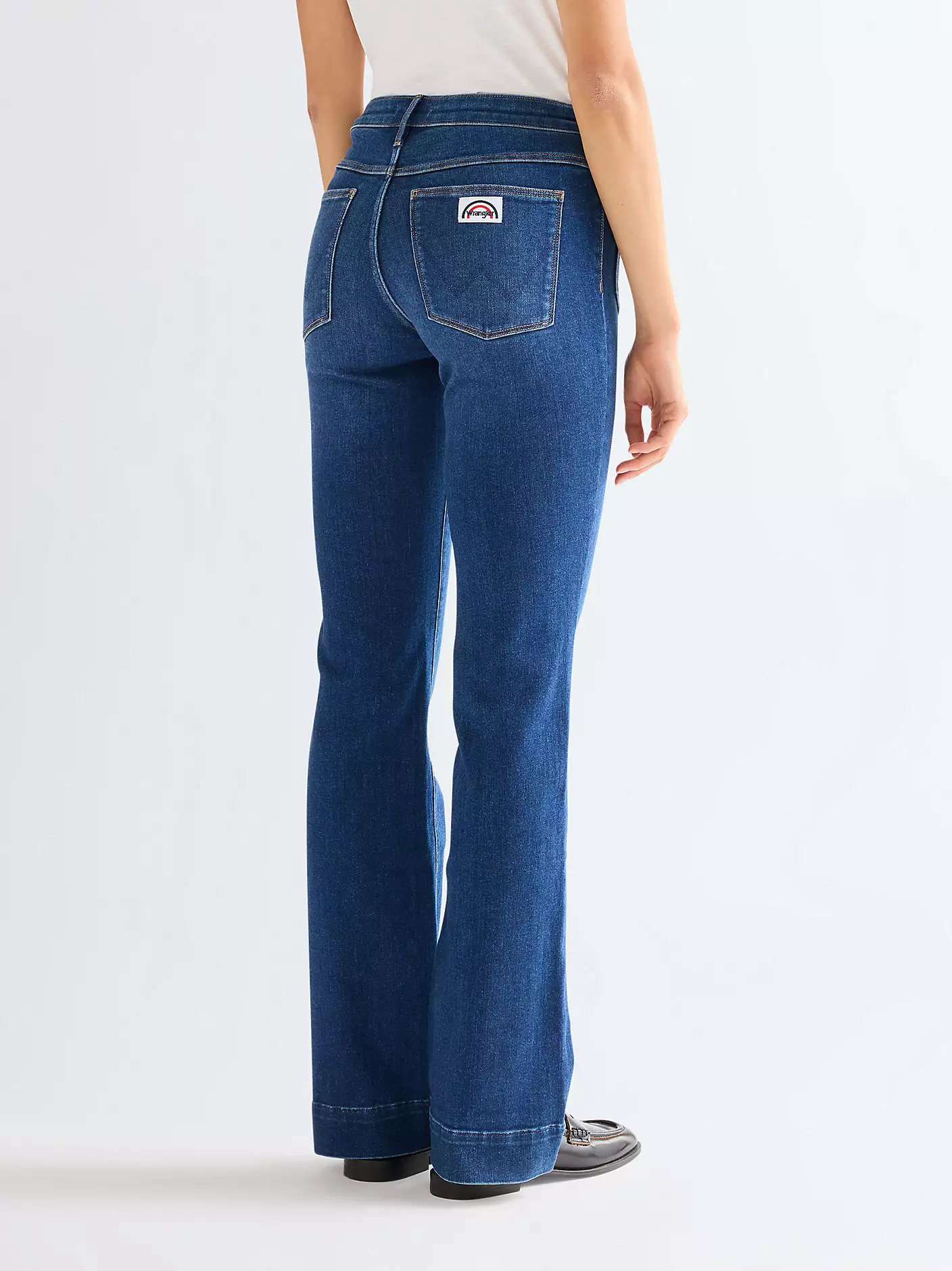 Wrangler flare dark wash