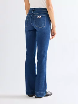 Wrangler flare dark wash