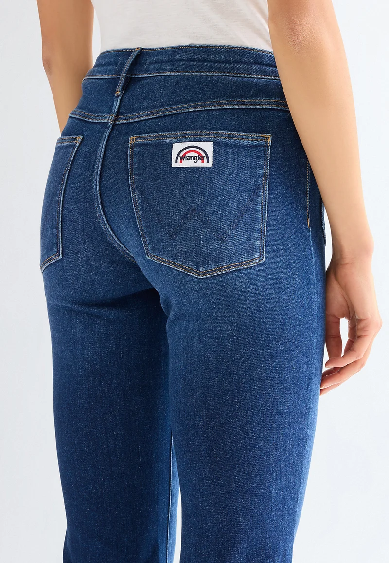 Wrangler flare dark wash - 3