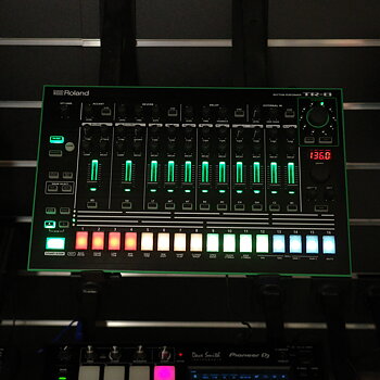 Roland TR-8, beg