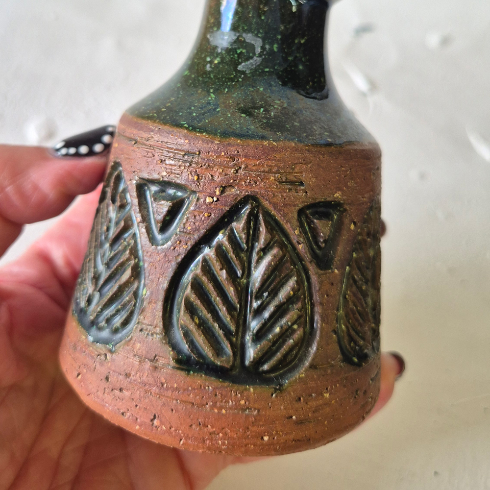 vintage VAS,  brun grov lera och grön glasyr, Laholm keramik, h 11 cm  - 6