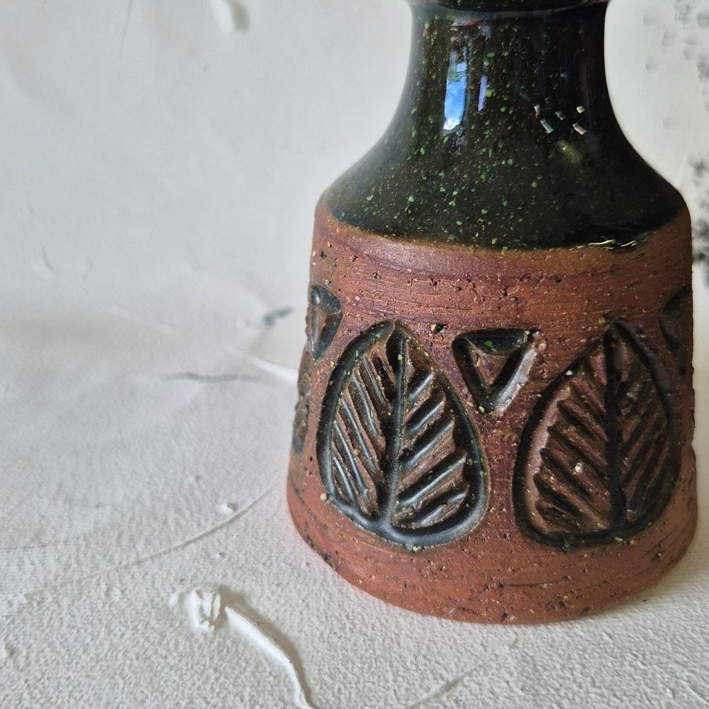 vintage VAS,  brun grov lera och grön glasyr, Laholm keramik, h 11 cm  - 3