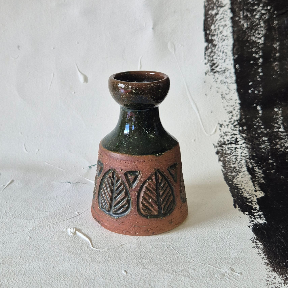vintage VAS,  brun grov lera och grön glasyr, Laholm keramik, h 11 cm 