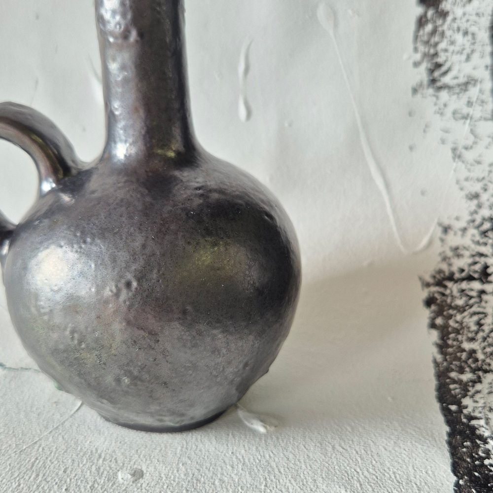 vintage VAS med hänkel, svart-grön metallisk glasyr, h 17,5 cm  - 3