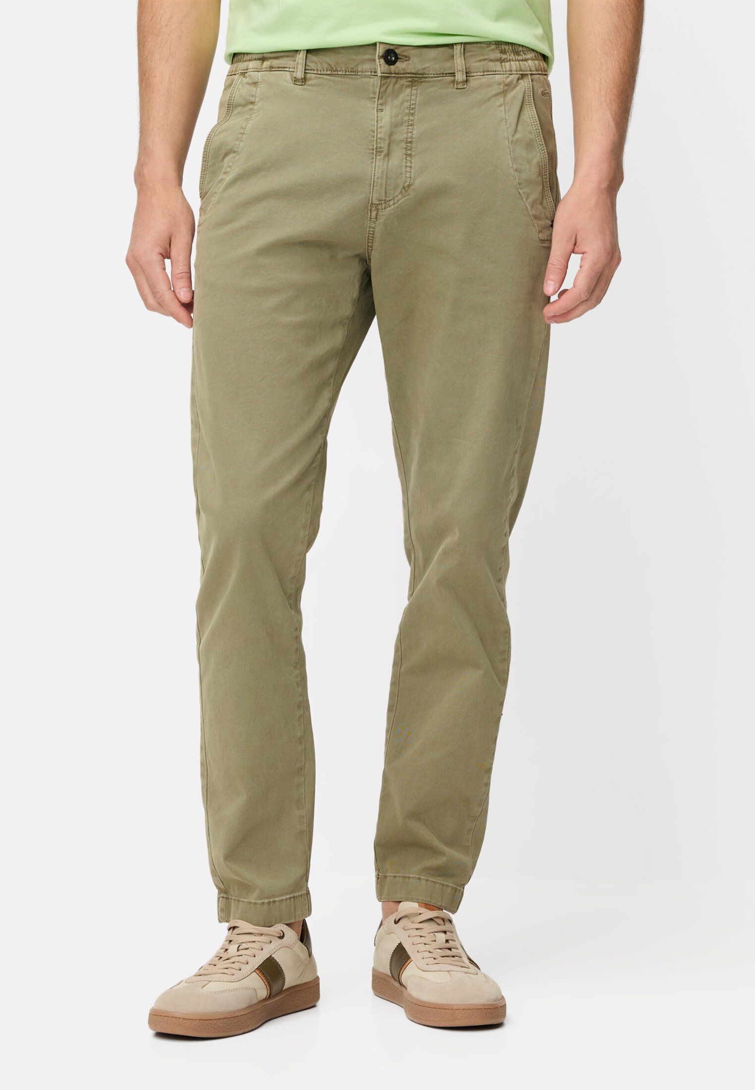 Gröna chinos långa  storlekar 250-256 från camel active.