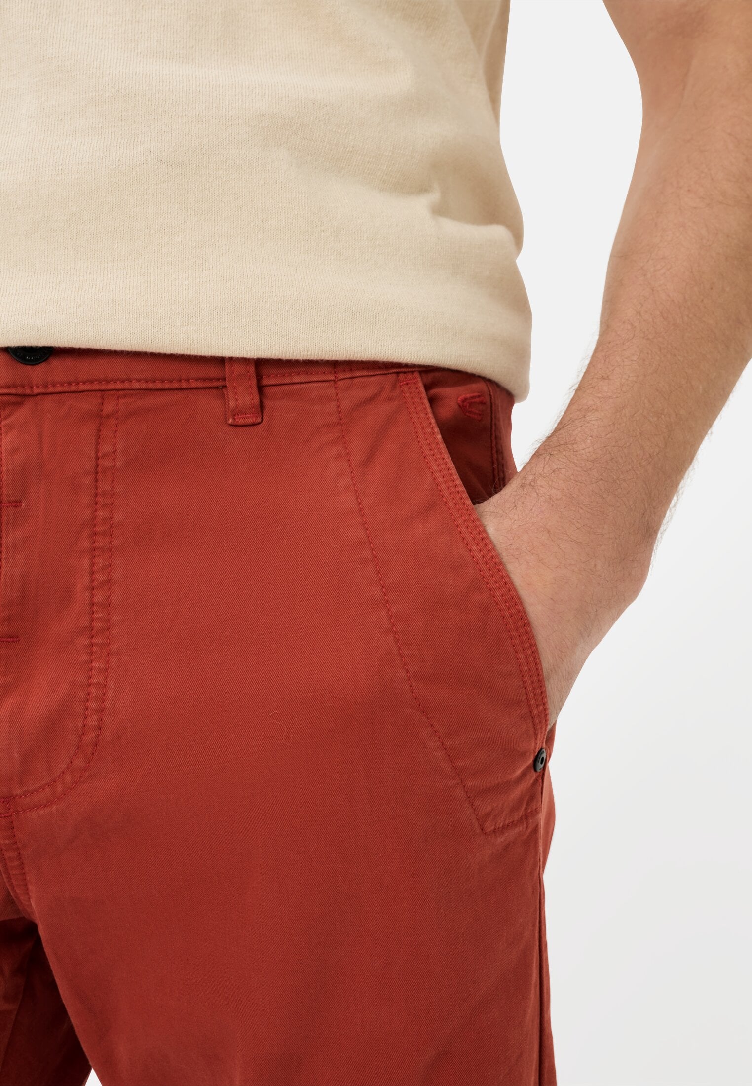 Röda chinos  långa  storlekar 250-256 från camel active  - 6