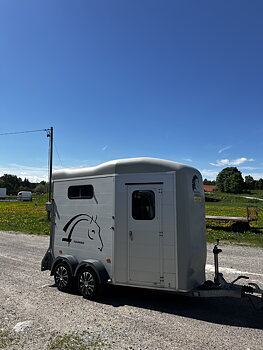 Hästtransport CHEVAL LIBERTÉ TOURING 2018(Finns i lager) (FRI frakt)