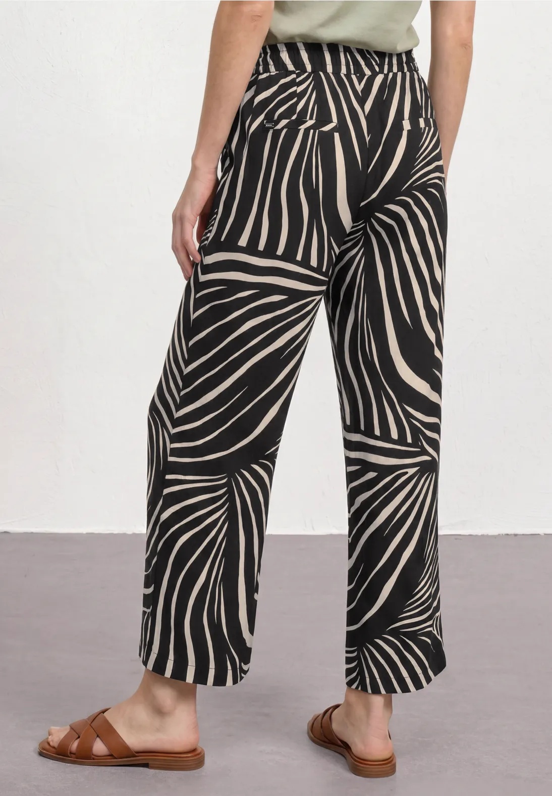 LTD QR Emee HW L26 - Street One