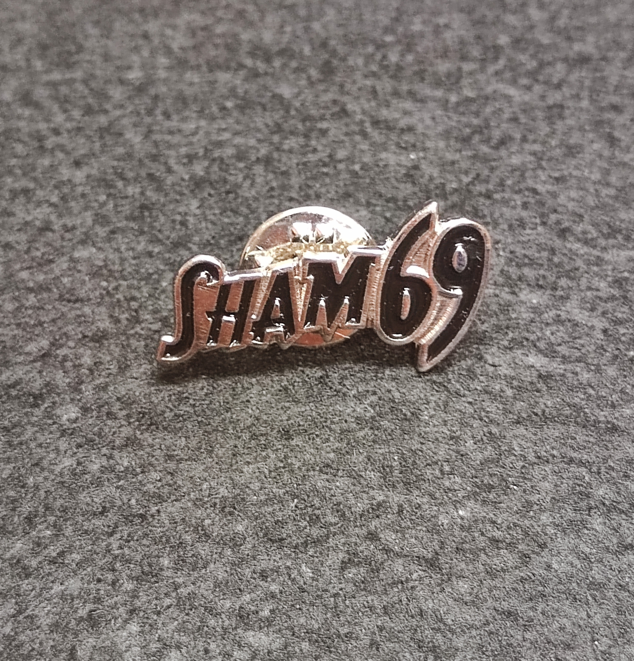 Sham 69 - Metallpin (svart)