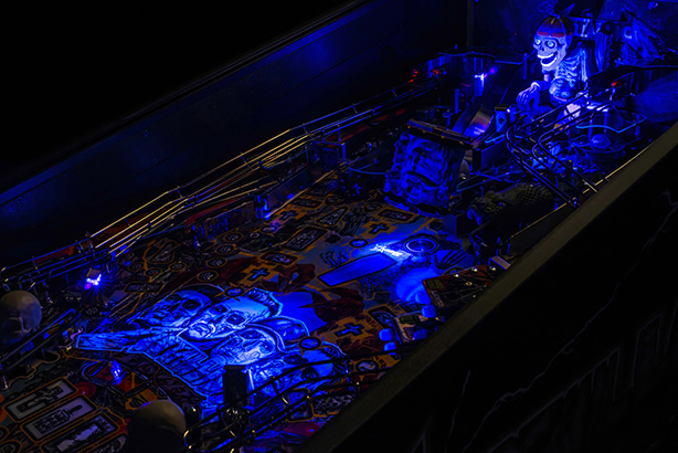 The Metallica Remastered Premium - Stern Pinball  - Contact us for availability - 19