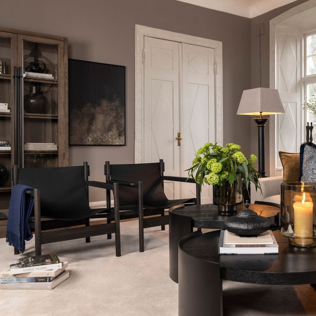 Jordan loungefåtölj i Matt Black Taupe – Artwood