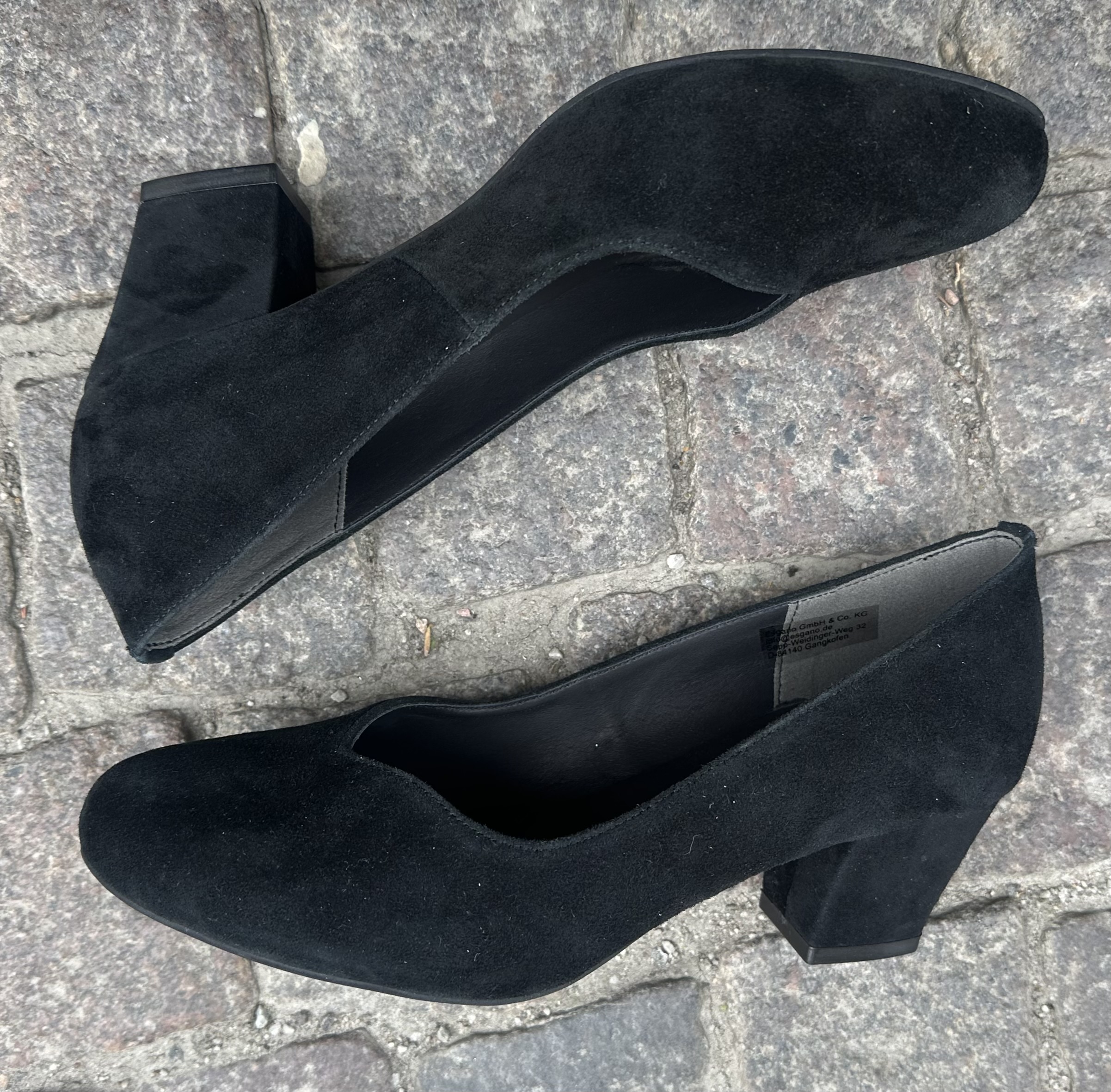 Klassisk pumps i mocka från Andrea Conti, svart - 3