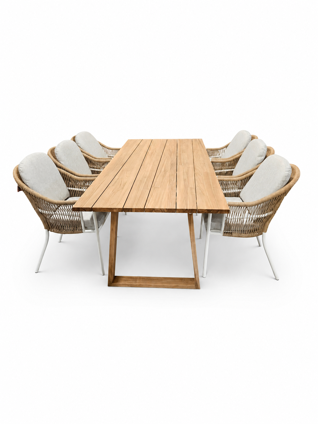 Matgrupp med bord i teak och 6 st stolar i cremefärgad aluminium med beige konstrotting.