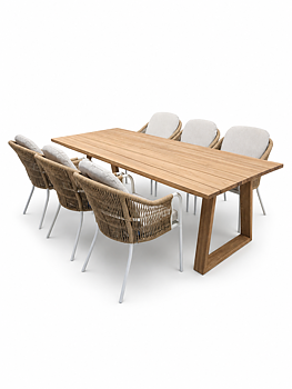 Laurion matbord i teak med 6 Orust matstolar i creme och naturfärgad konstrotting hos Åsen Sommarmöbler i Vara