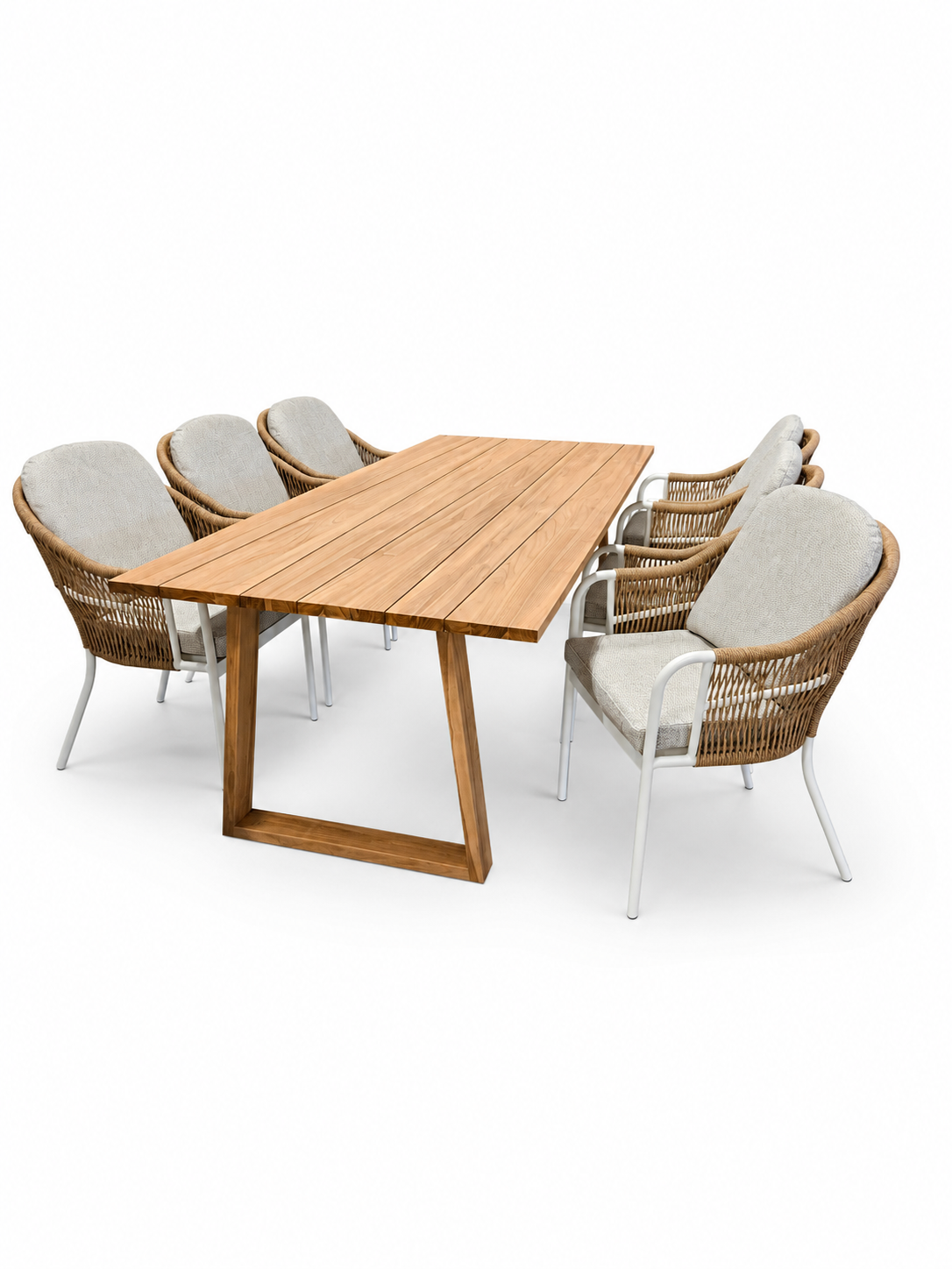 Elegant matgrupp med Laurion teakbord och Orust matstolar på altan