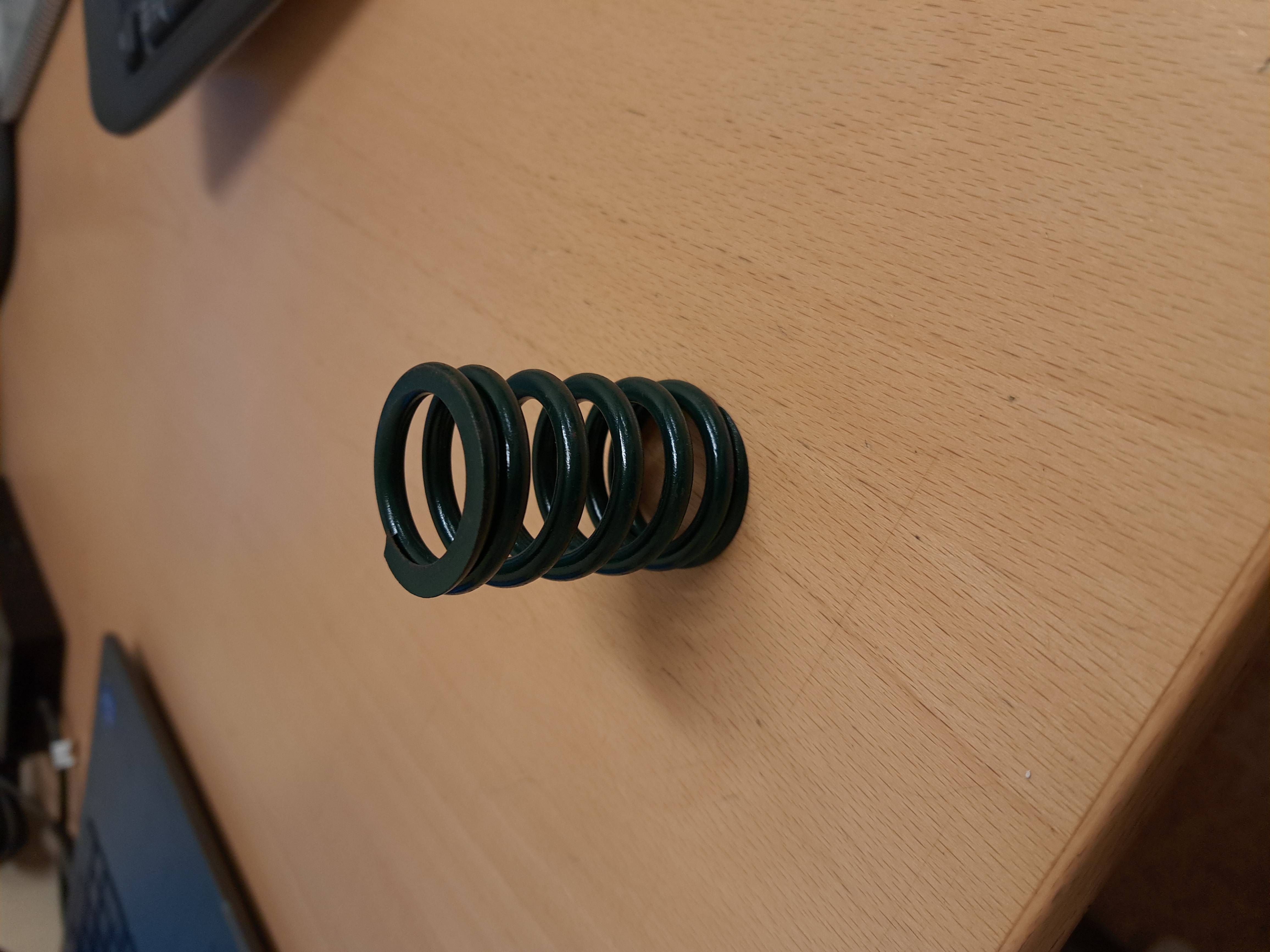 Valve spring / Spring