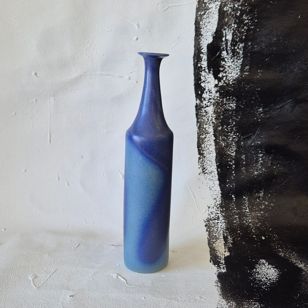 vintage VAS blå toner, Kjell Andersson för Gabriel keramik,  h 28,8 cm 