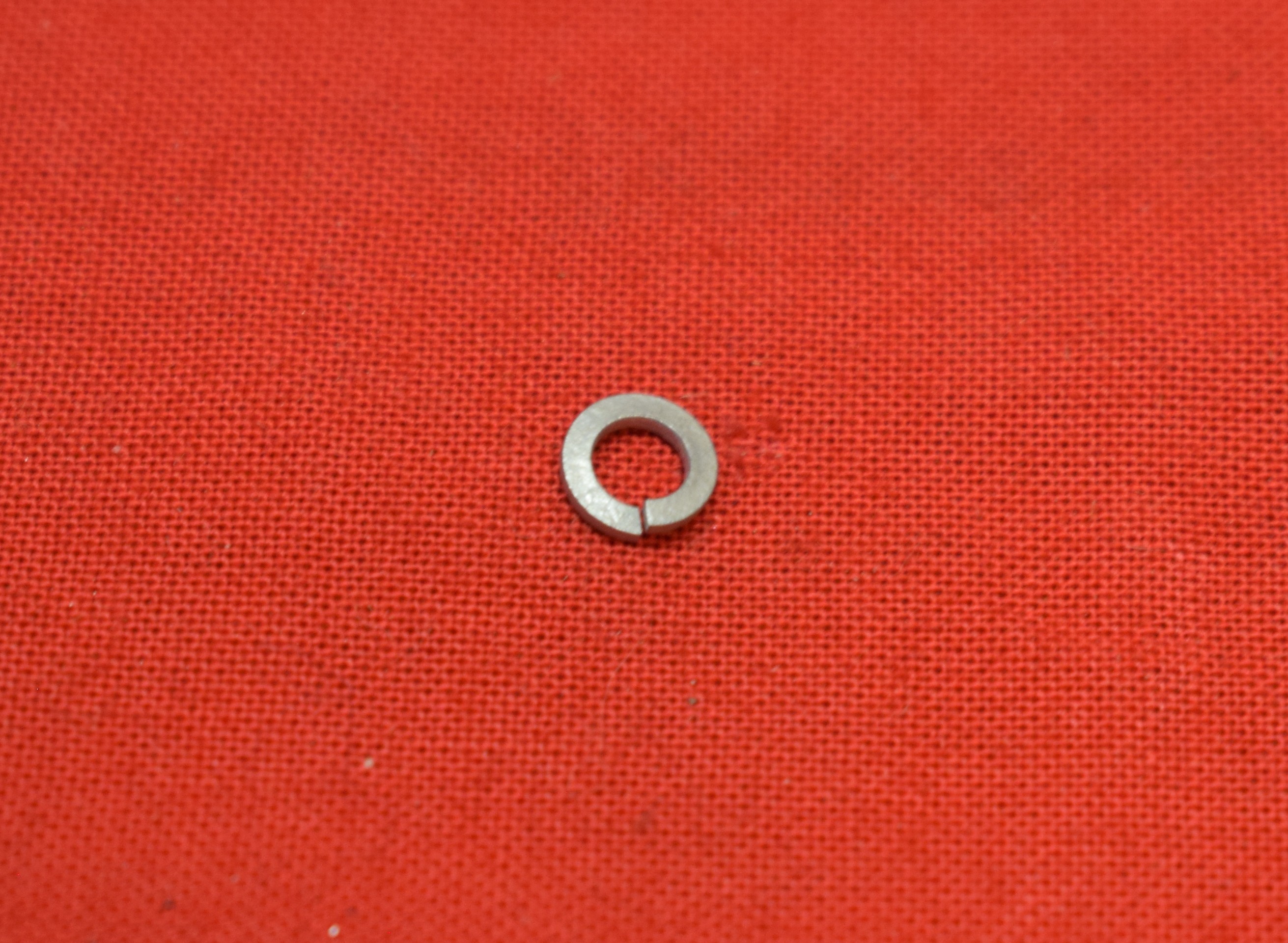 Låsbricka  #8 Split Lock Nickel